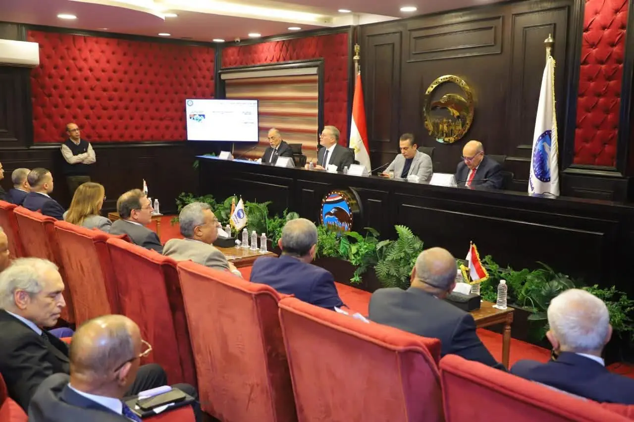 “مستقبل وطن” يستضيف وزير البترول و الثروة المعدنية لعرض استراتيجية الوزارة خلال الفترة المقبلة - 1000595599