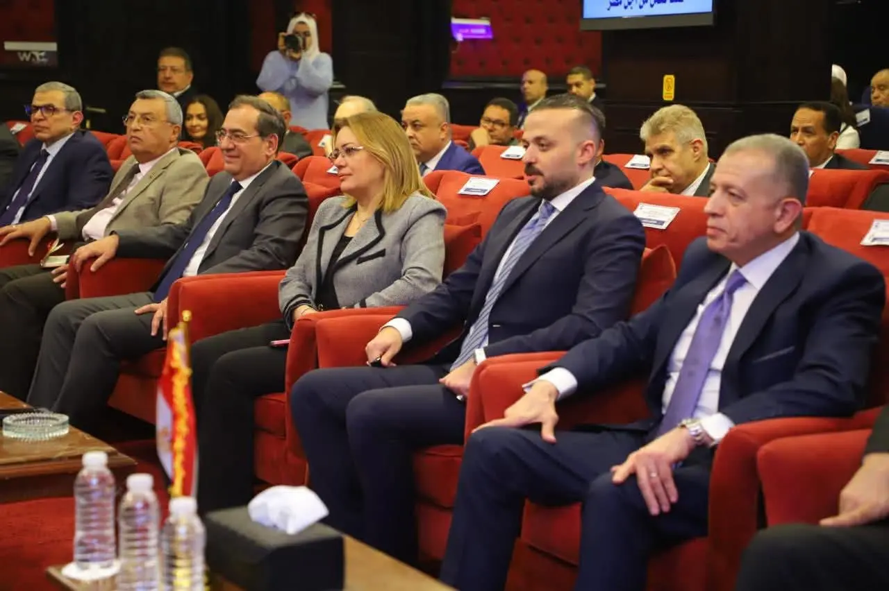 “مستقبل وطن” يستضيف وزير البترول و الثروة المعدنية لعرض استراتيجية الوزارة خلال الفترة المقبلة - 1000595606