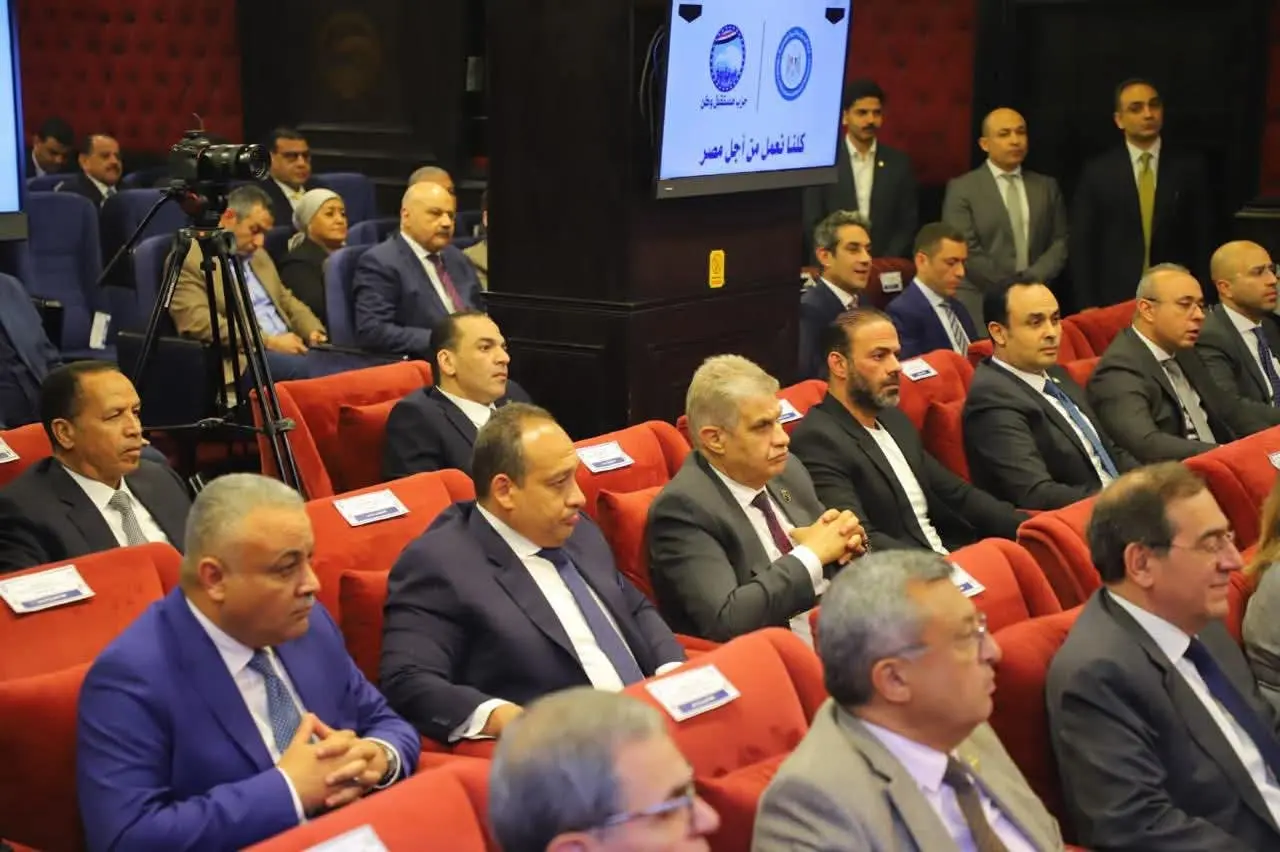 “مستقبل وطن” يستضيف وزير البترول و الثروة المعدنية لعرض استراتيجية الوزارة خلال الفترة المقبلة - 1000595616