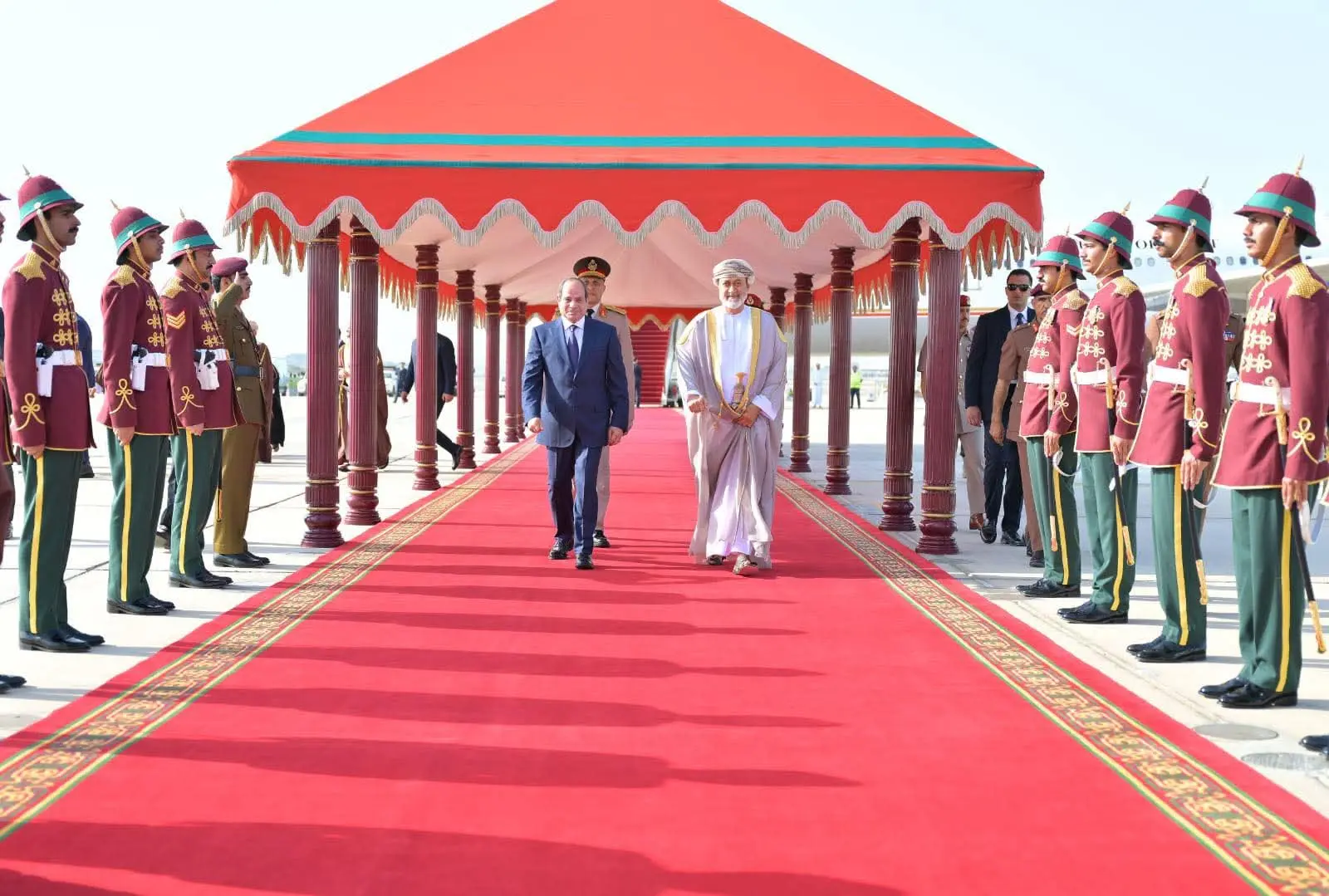 خلال زيارته لمسقط.. الرئيس السيسي يجدد دعم مصر الكامل لسلطنة عُمان - 1000597504