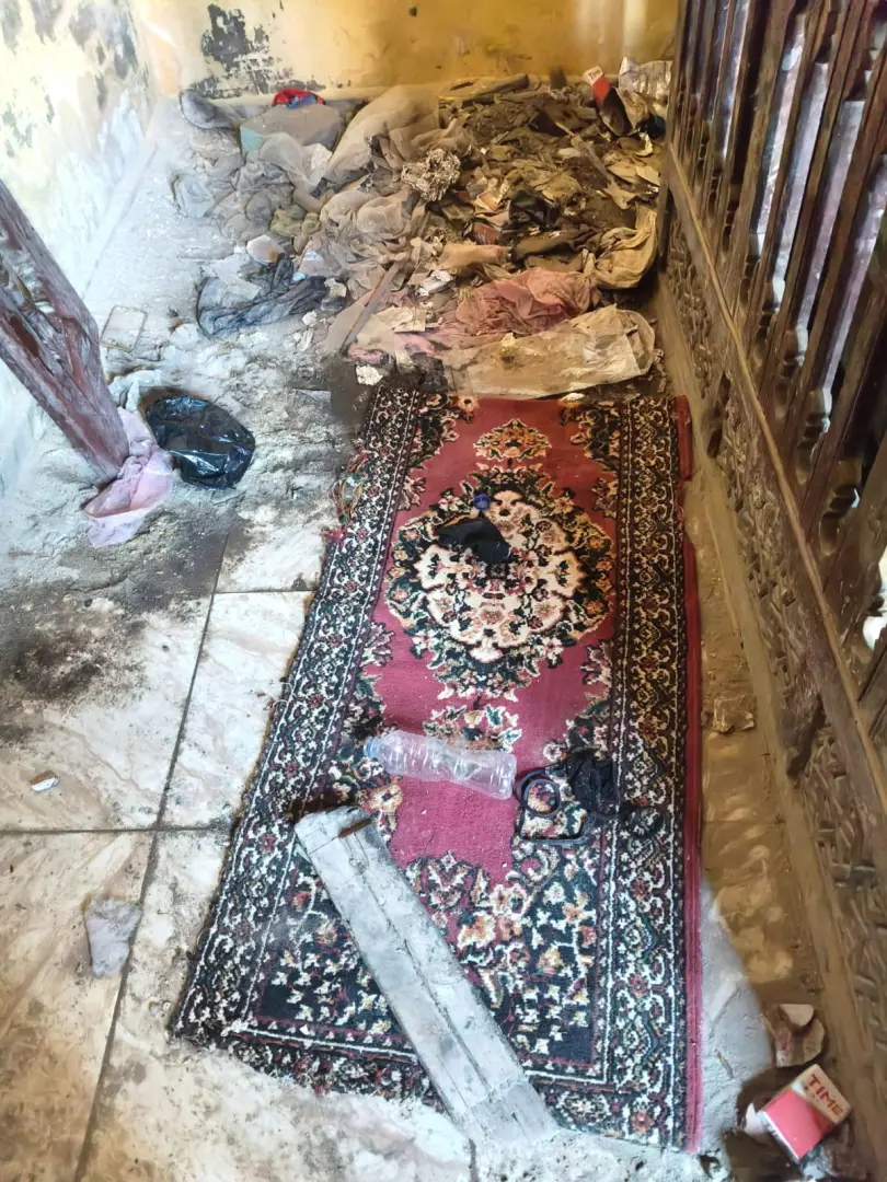 "سرنجات وطلاسم وآثار مخدرات".. "الخبر لايف" يكشف أسرار صادمة داخل مقابر أبو الريش بدمنهور - 1000597633