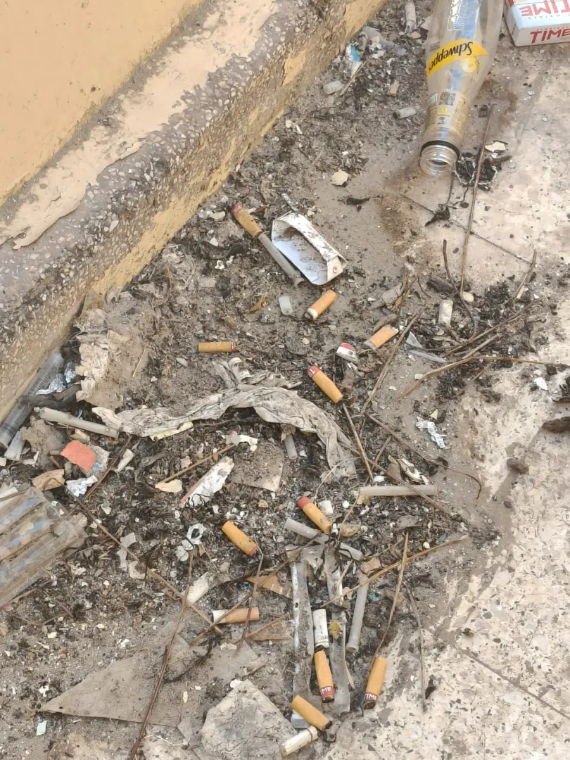 "سرنجات وطلاسم وآثار مخدرات".. "الخبر لايف" يكشف أسرار صادمة داخل مقابر أبو الريش بدمنهور - 1000597637
