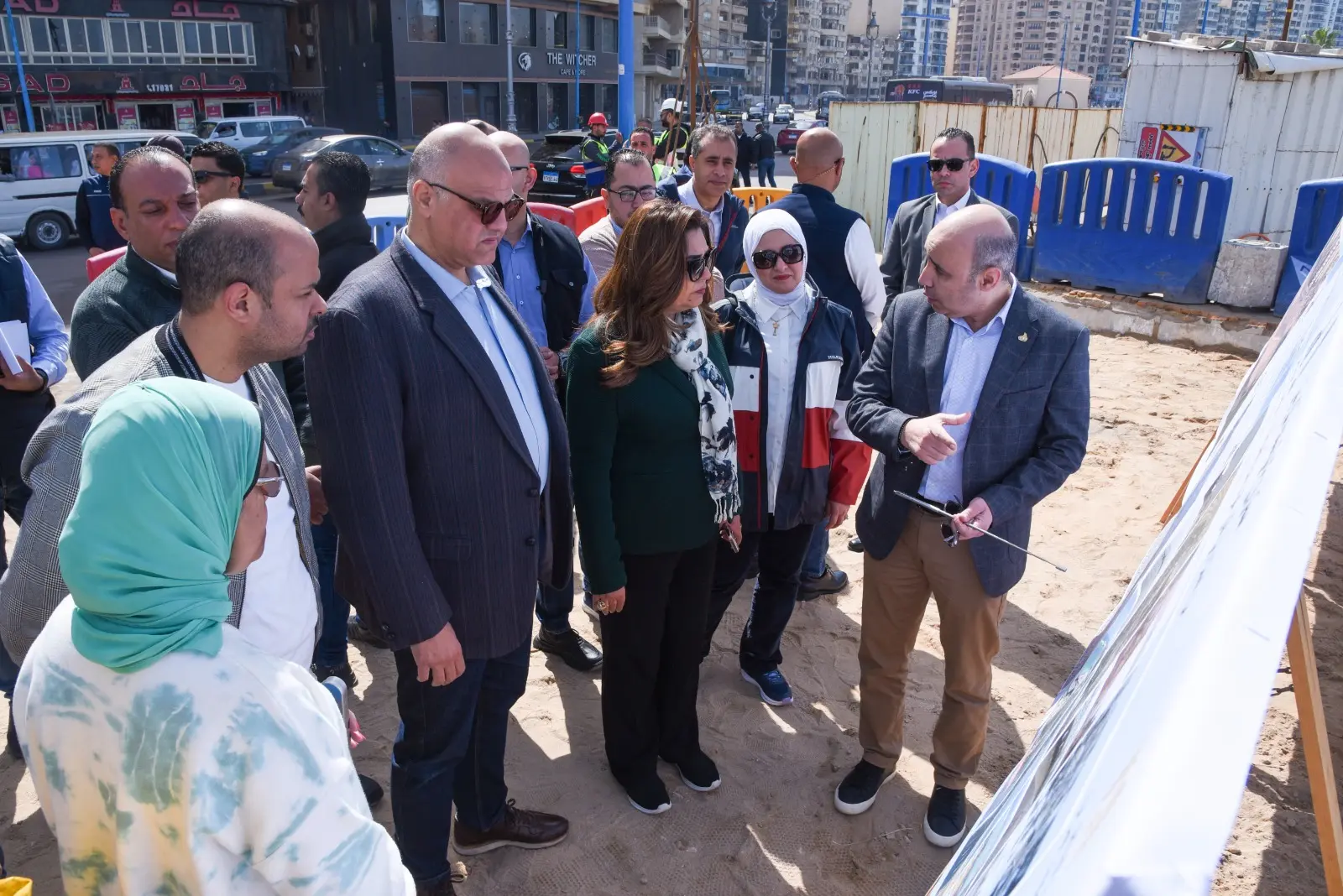 وزيرة التنمية المحلية ومحافظ الإسكندرية يتفقدان مشروع منطقة بئر مسعود - 1000598432