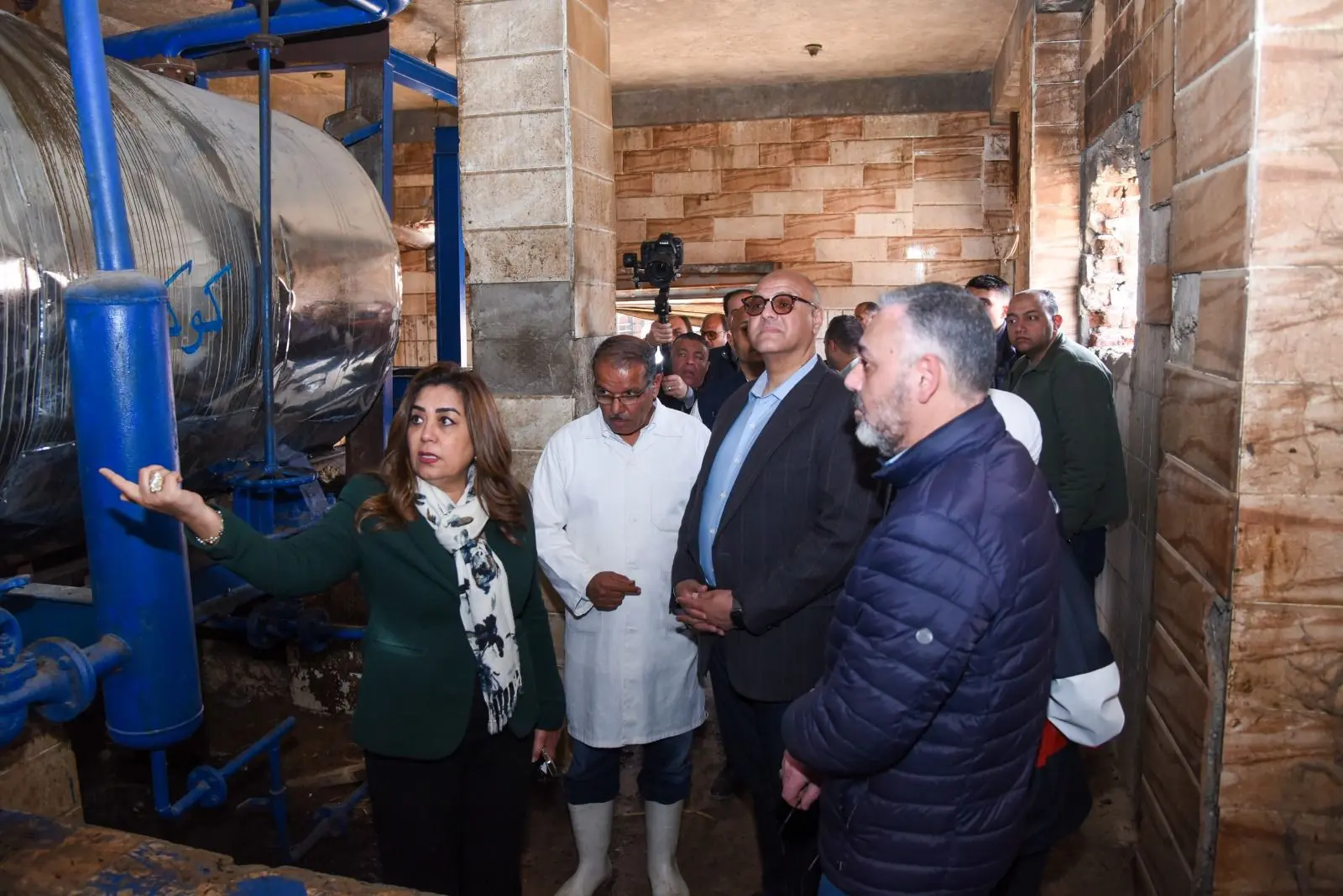وزيرة التنمية المحلية والبيئة ومحافظ الأسكندرية يزوران المجزر الآلي بالعامرية - 1000598714
