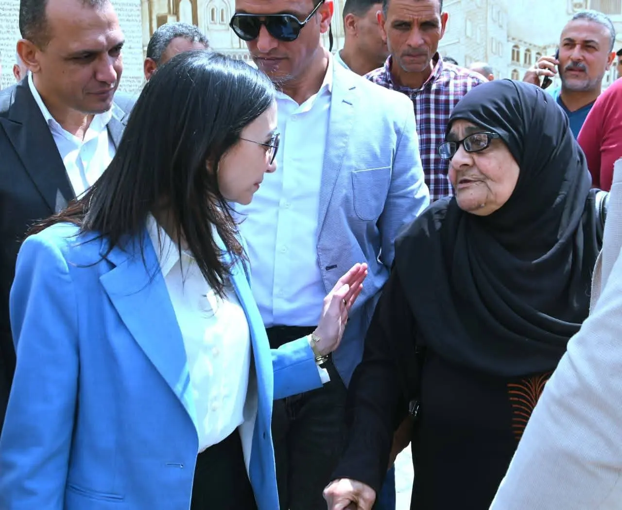 جاكلين عازر: التواصل المباشر مع المواطنين أولوية وقرارات فورية لتحسين الخدمات بالبحير - 1000599698