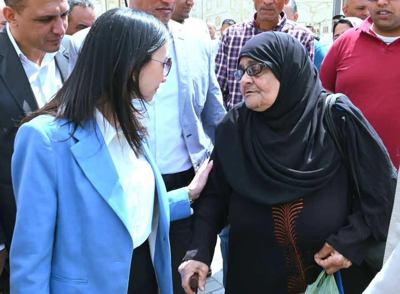 جاكلين عازر: التواصل المباشر مع المواطنين أولوية وقرارات فورية لتحسين الخدمات بالبحير - 1000599705