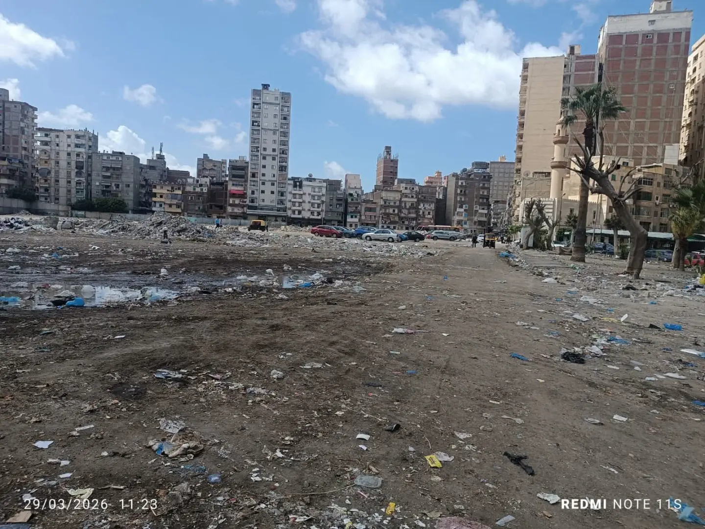 استجابة لشكاوى المواطنين.. محافظة الإسكندرية تزيل ٤ بؤر فرز المخلفات بأراضي فضاء داخل الكتل السكنية - 1000600839