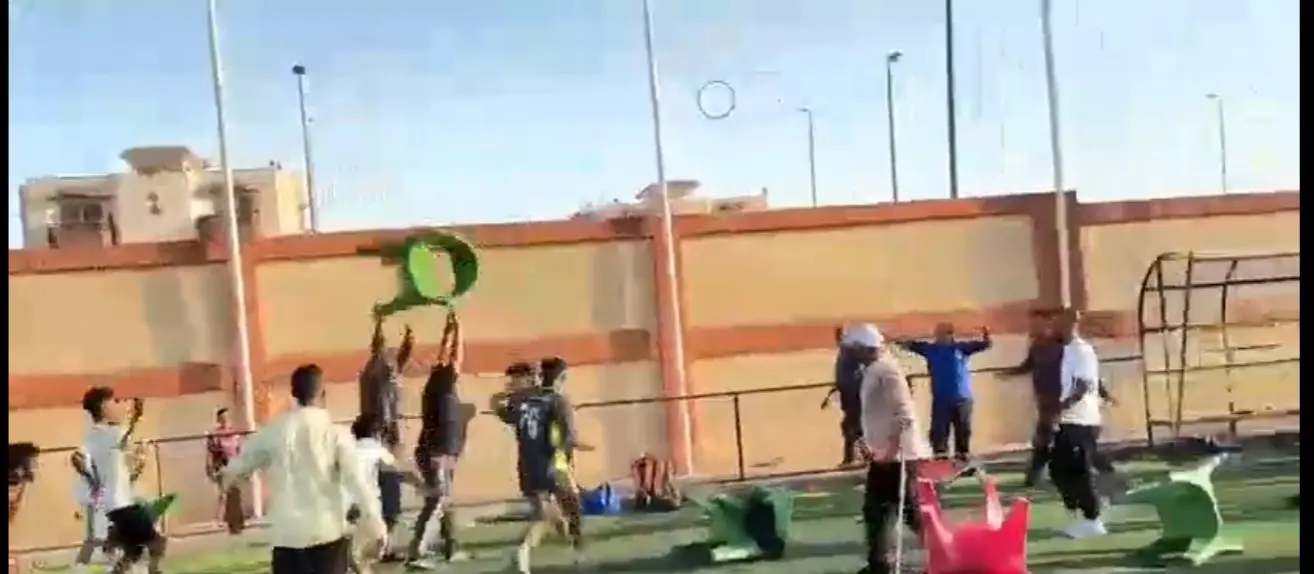 اشتباكات وإصابات في نهائي الجمهورية للناشئين بين المدينة المنورة والتجمع الأول بالقطامية - 1000601818