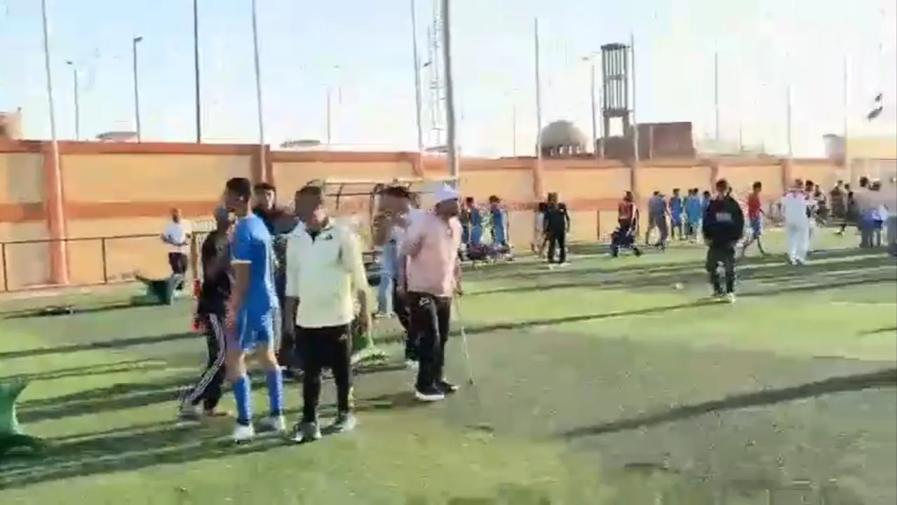 اشتباكات وإصابات في نهائي الجمهورية للناشئين بين المدينة المنورة والتجمع الأول بالقطامية - 1000601826