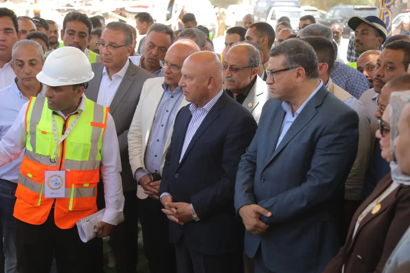 وزير النقل يشهد التشغيل التجريبي لكوبرى أبو شوشة بقنا