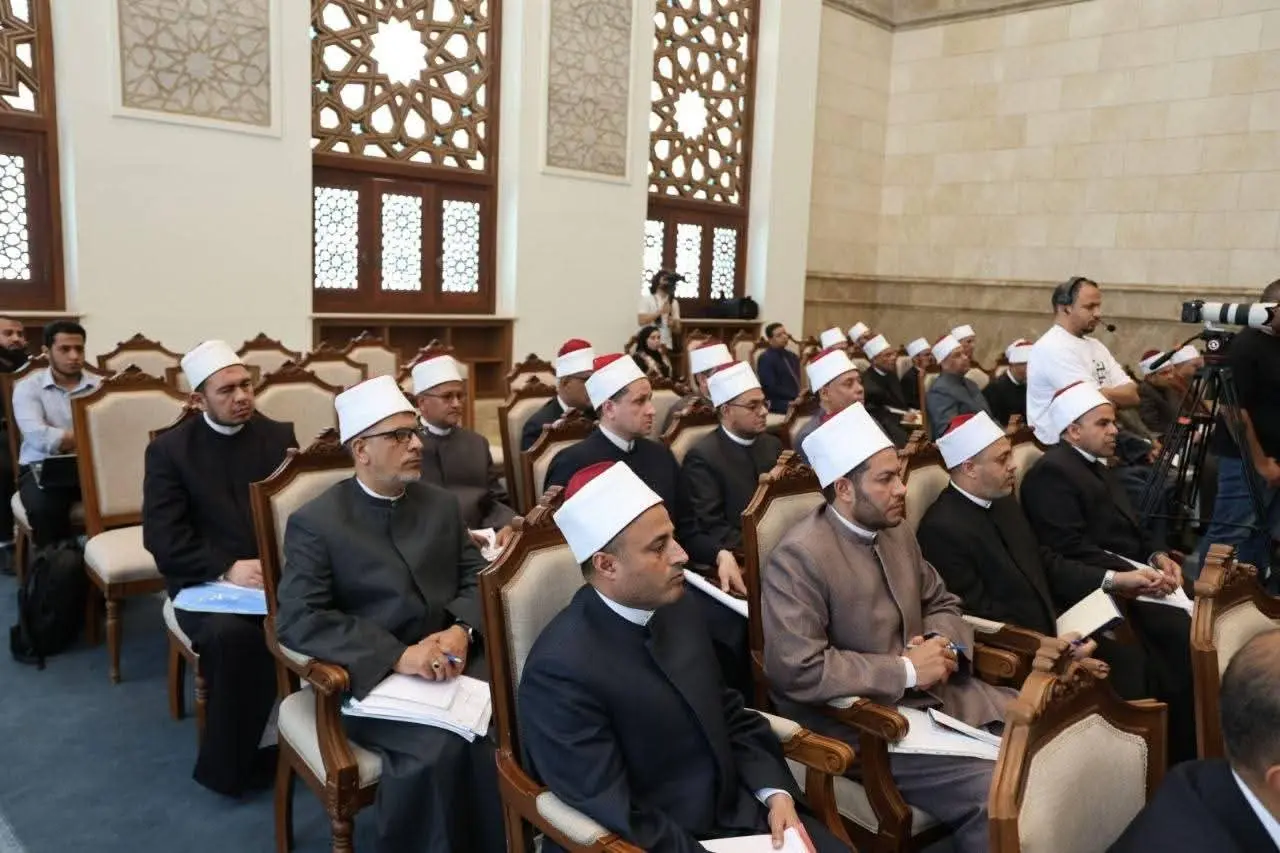 وزير الأوقاف يجتمع بمديري المديريات بمسجد مصر بالعاصمة الجديدة لبحث تطوير العمل الدعوي والإداري - 1000603654
