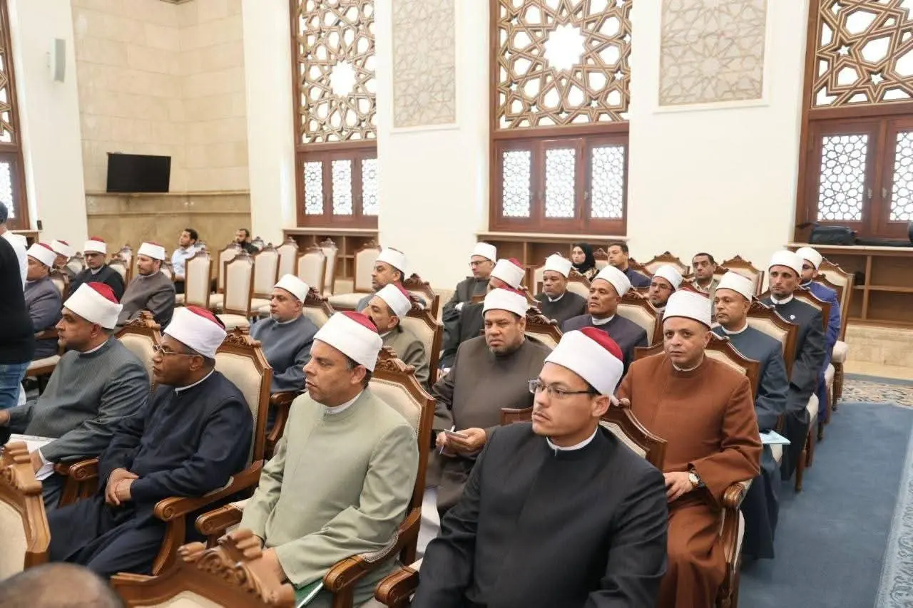 وزير الأوقاف يجتمع بمديري المديريات بمسجد مصر بالعاصمة الجديدة لبحث تطوير العمل الدعوي والإداري - 1000603655