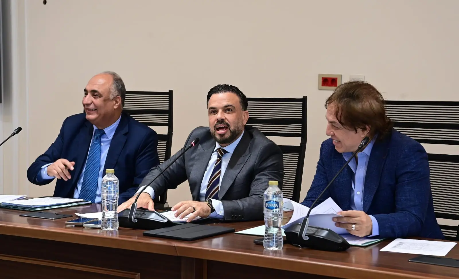 "شباب النواب" تطالب مسؤولي هيئة استاد القاهرة بوضع خطة متكاملة لتعظيم الإيرادات - 1000603872