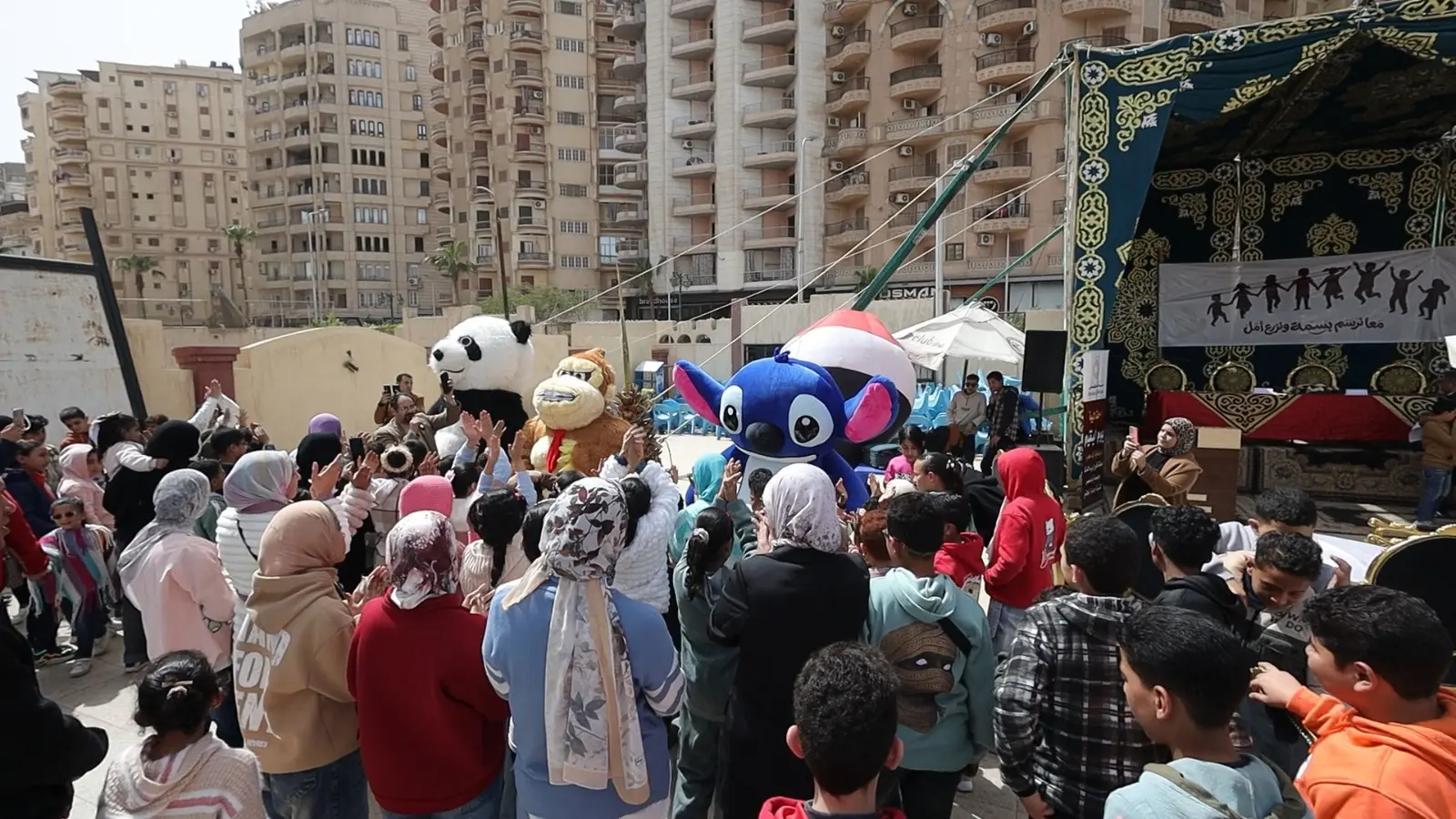بمشاركة نواب ومسؤولين.. “بنك مصر” يرسم البسمة على وجوه “أولادنا” - 1000604018