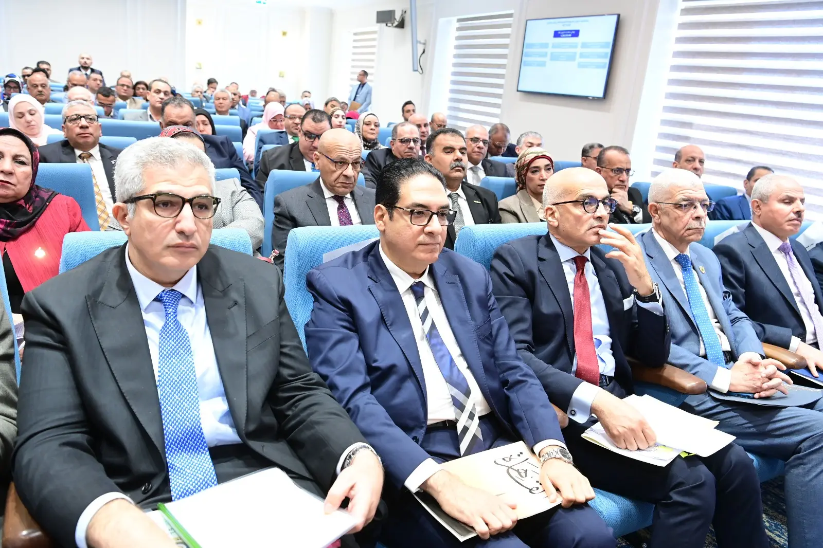 خلال اجتماع لجنة التعليم بمجلس النواب.. وزير التعليم العالي: نستهدف ربط البحث العلمي بالصناعة والإنتاج ونسعى لتواجد جامع - 1000605551