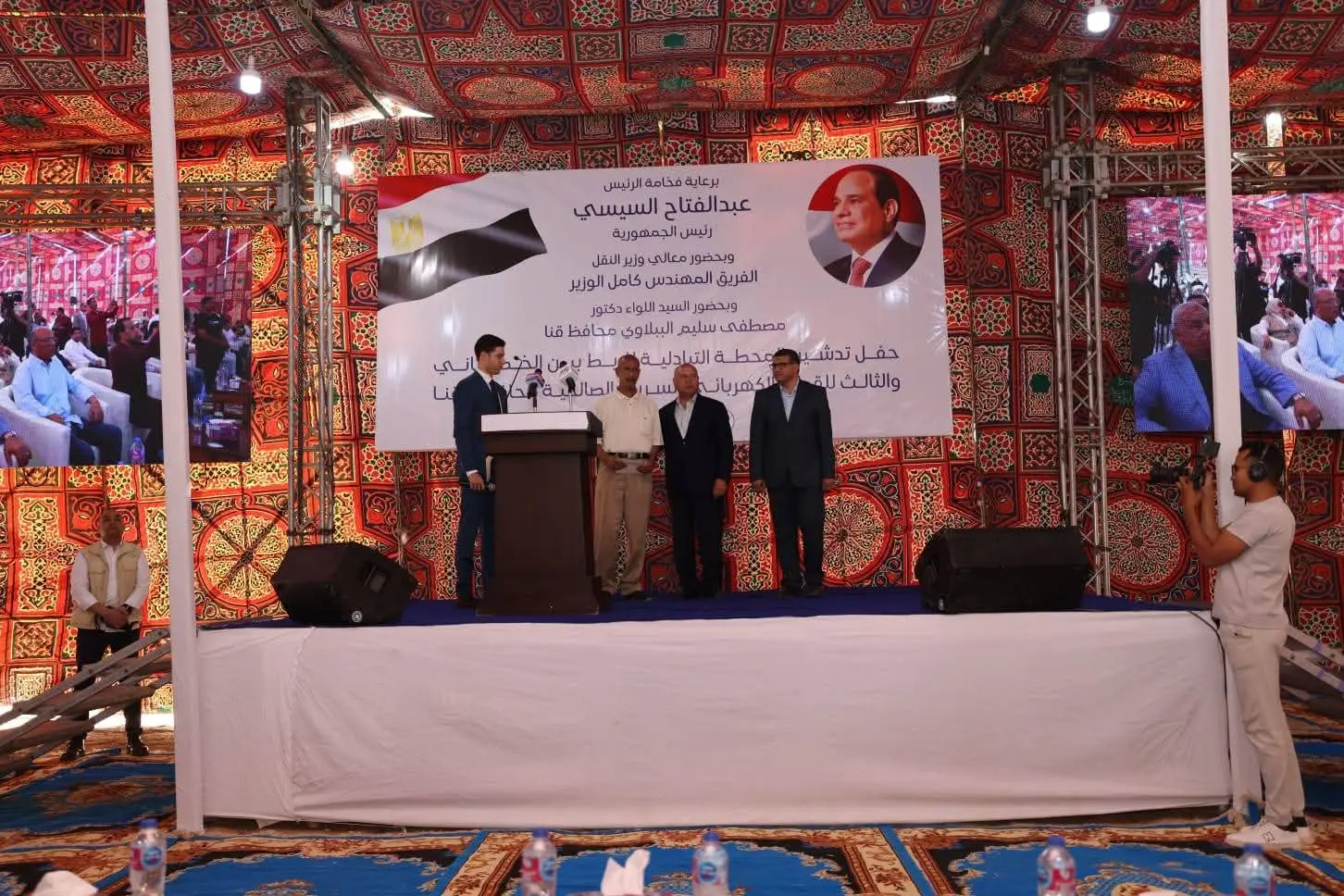 وزير النقل يسلم تعويضات متضرري القطار السريع في قنا ويؤكد: توجيهات رئاسية بعدم الإضرار بالمواطنين - 1000605716