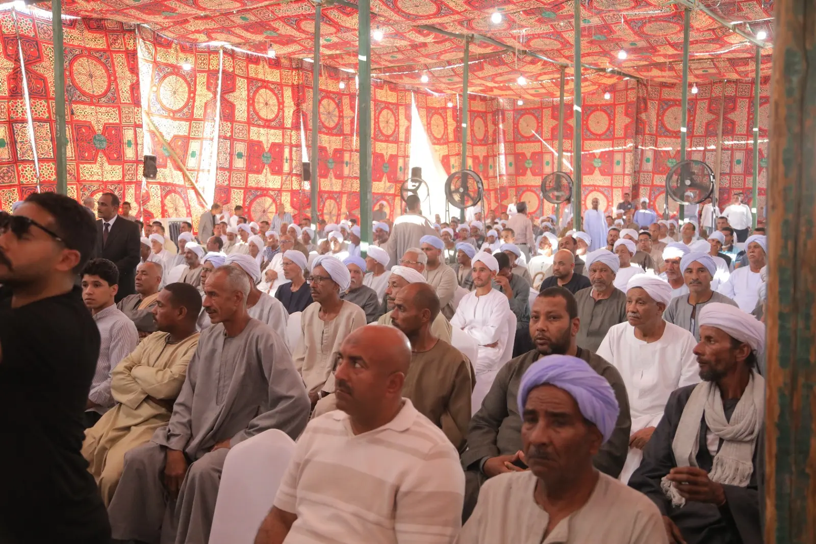 وزير النقل يسلم تعويضات متضرري القطار السريع في قنا ويؤكد: توجيهات رئاسية بعدم الإضرار بالمواطنين - 1000605777