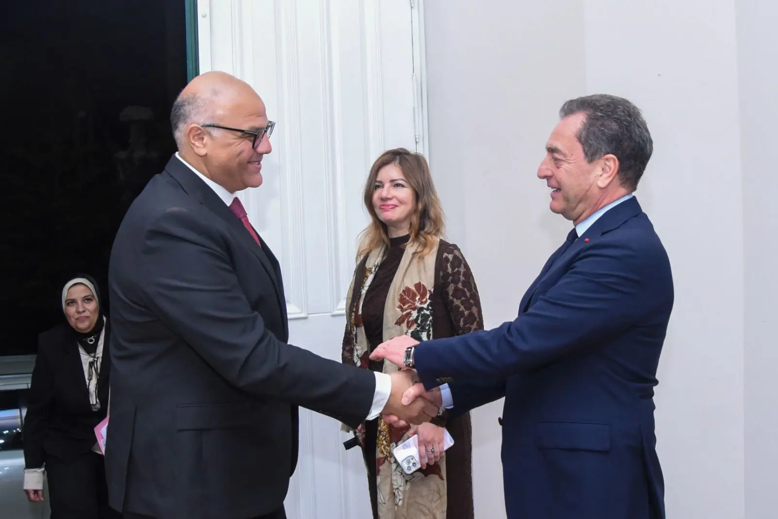 القنصلية العامة لفرنسا بالإسكندرية تقيم حفل استقبال تكريمًا لمحافظ الإسكندرية لتهنئته بتوليه مهام منصبه - 1000605784