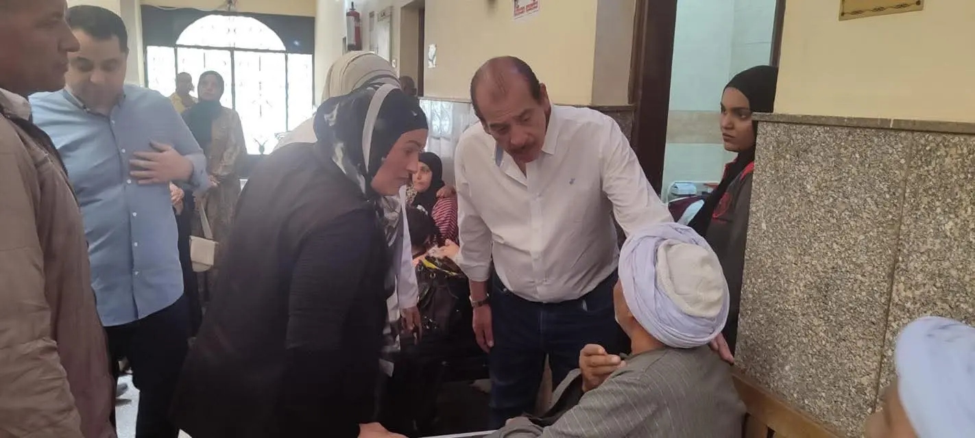 نائب وزير الصحة يحيل المقصرين بمستشفى قنا العام للتحقيق - 1000606141
