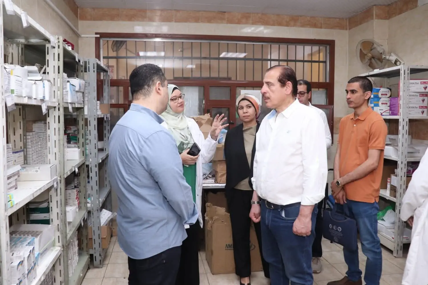 نائب وزير الصحة يحيل المقصرين بمستشفى قنا العام للتحقيق - 1000606142