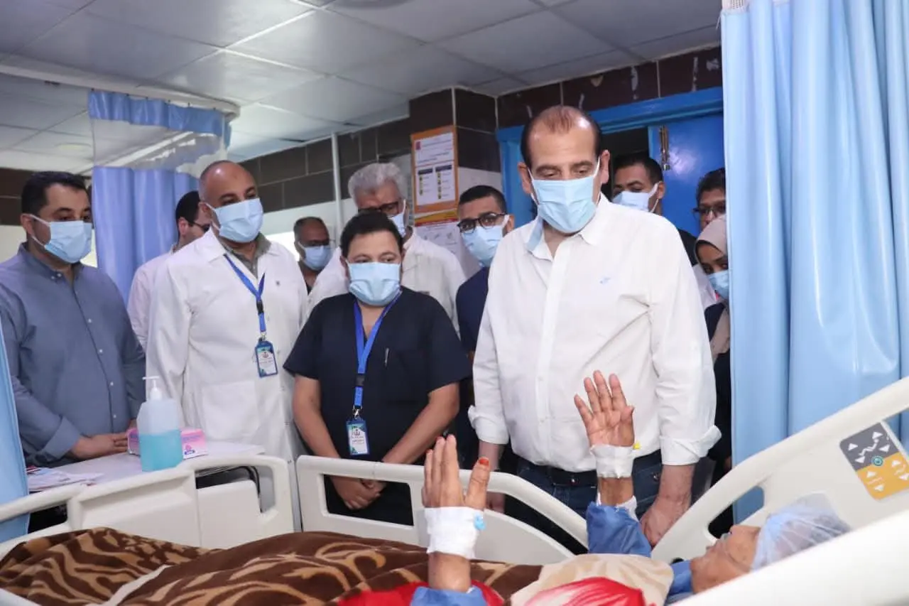 نائب وزير الصحة يحيل المقصرين بمستشفى قنا العام للتحقيق - 1000606143