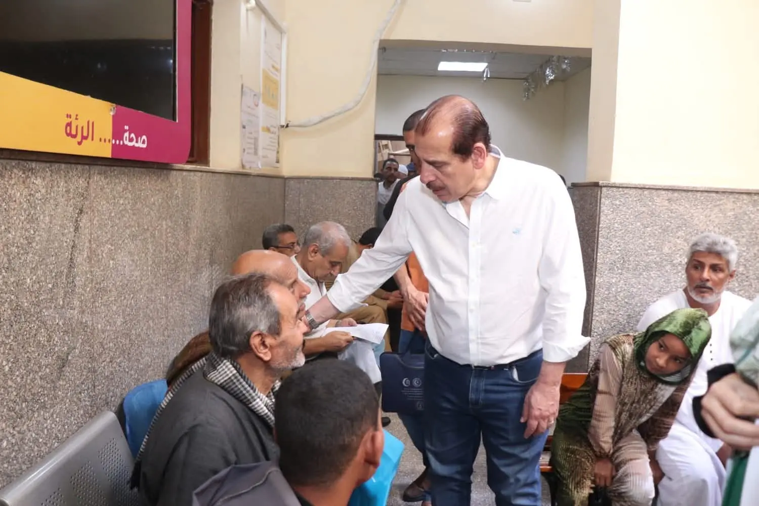نائب وزير الصحة يحيل المقصرين بمستشفى قنا العام للتحقيق - 1000606144