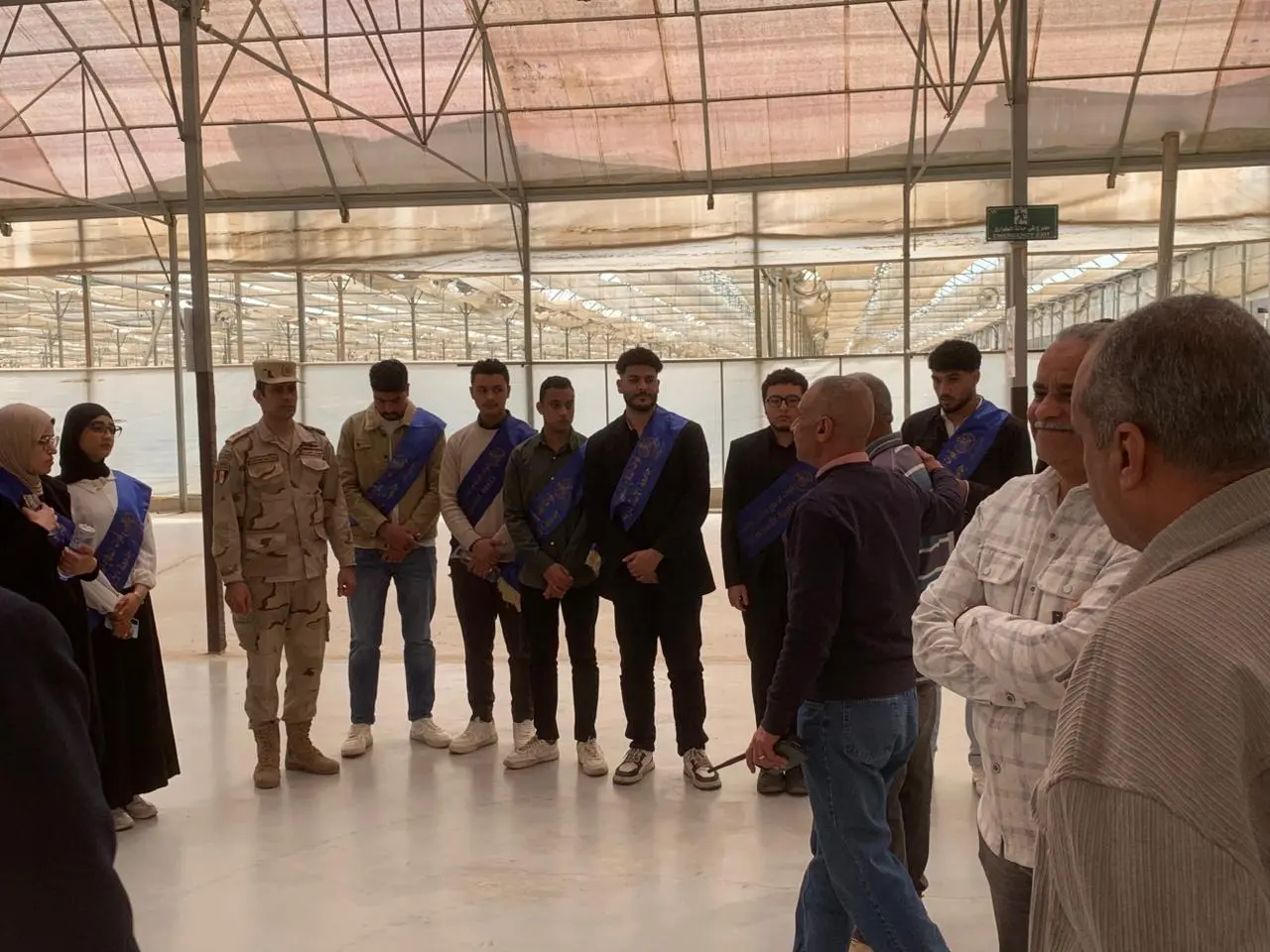 زيارة ميدانية لطلاب جامعة الإسكندرية إلى الشركة الوطنية للزراعات المحمية بقطاع محمد نجيب - 1000606906