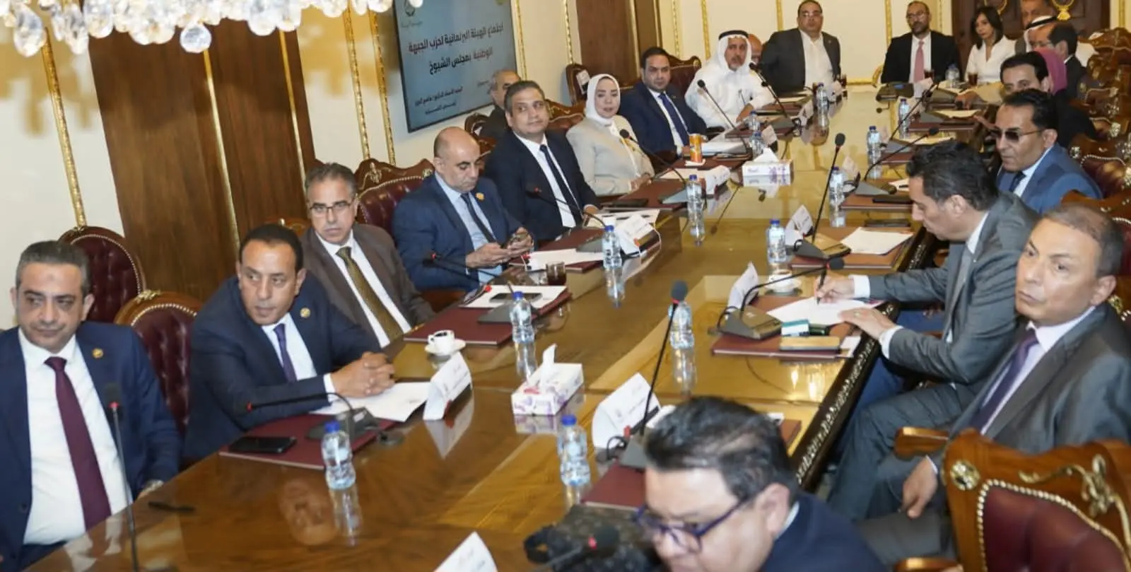 حزب الجبهة الوطنية يضع آليات جديدة لتعزيز الأداء التشريعي لنوابه بالشيوخ - 1000607643