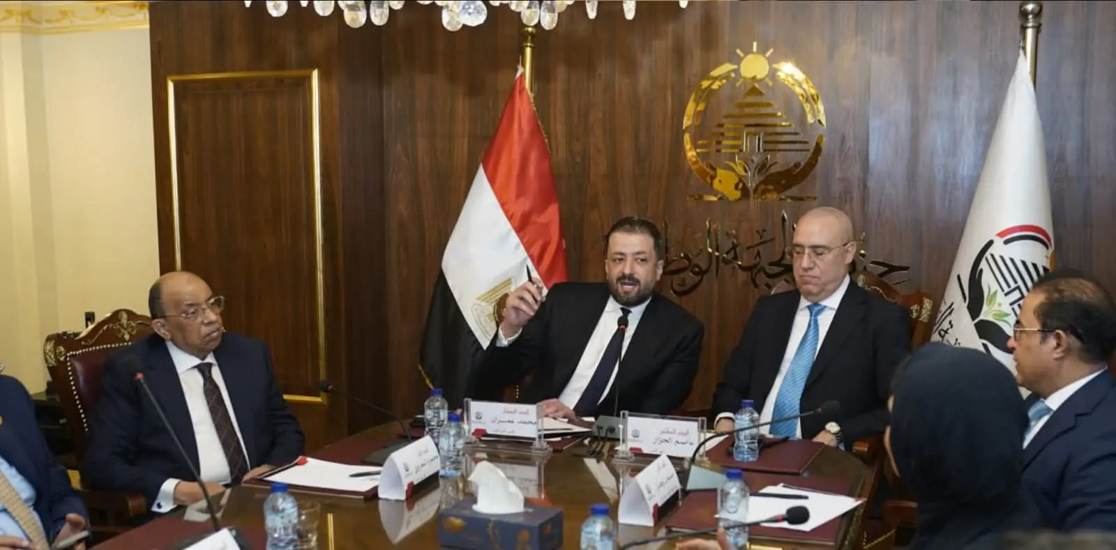 حزب الجبهة الوطنية يضع آليات جديدة لتعزيز الأداء التشريعي لنوابه بالشيوخ - 1000607663