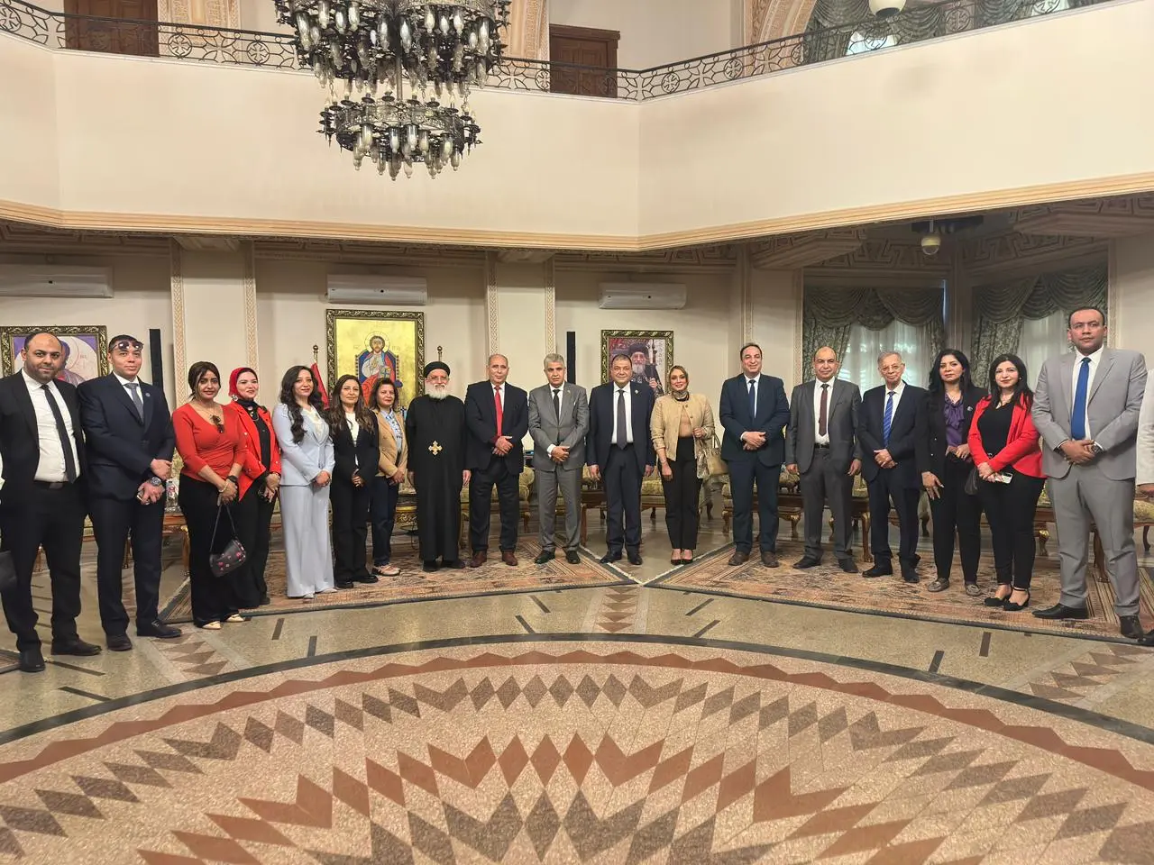 وفد مستقبل وطن بالإسكندرية يهنئ وكيل بطريركية الأقباط بعيد القيامة - 1000608067