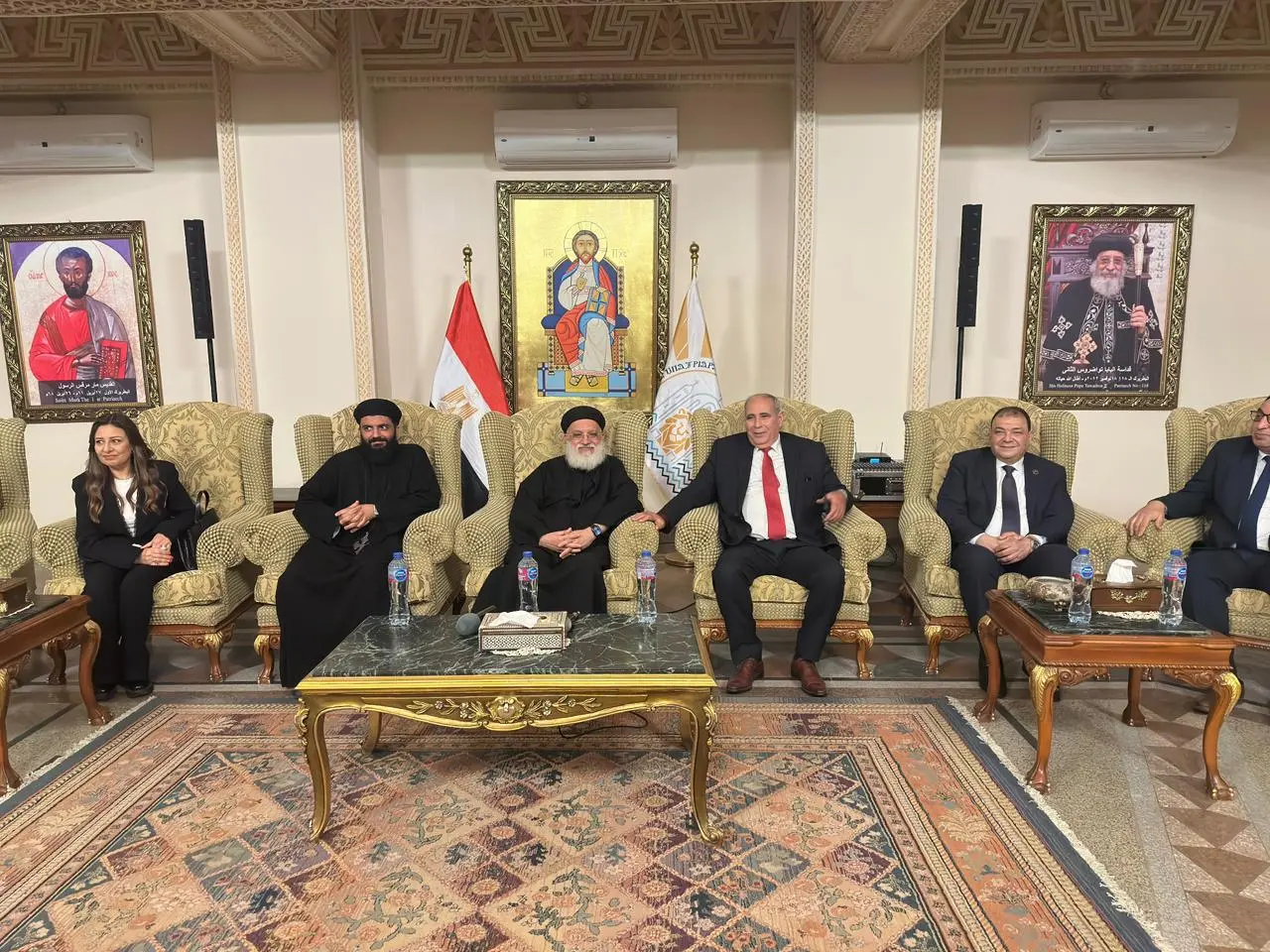 وفد مستقبل وطن بالإسكندرية يهنئ وكيل بطريركية الأقباط بعيد القيامة - 1000608070