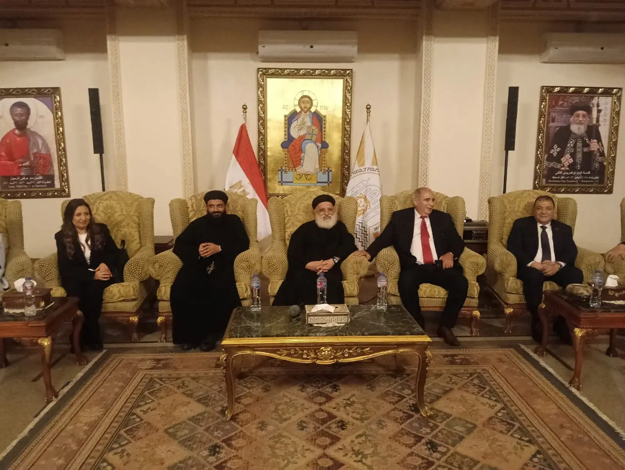 وفد مستقبل وطن بالإسكندرية يهنئ وكيل بطريركية الأقباط بعيد القيامة - 1000608075