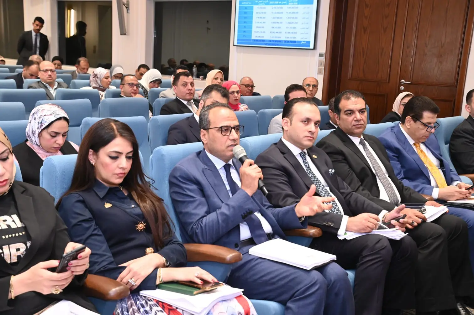 خلال اجتماعات لجنة الخطة والموازنة اليوم.. النائب ممدوح جاب الله يوجه مطالب أهالي حوش عيسى لوزير الصحة.. والوزير : ندعم - 1000610355