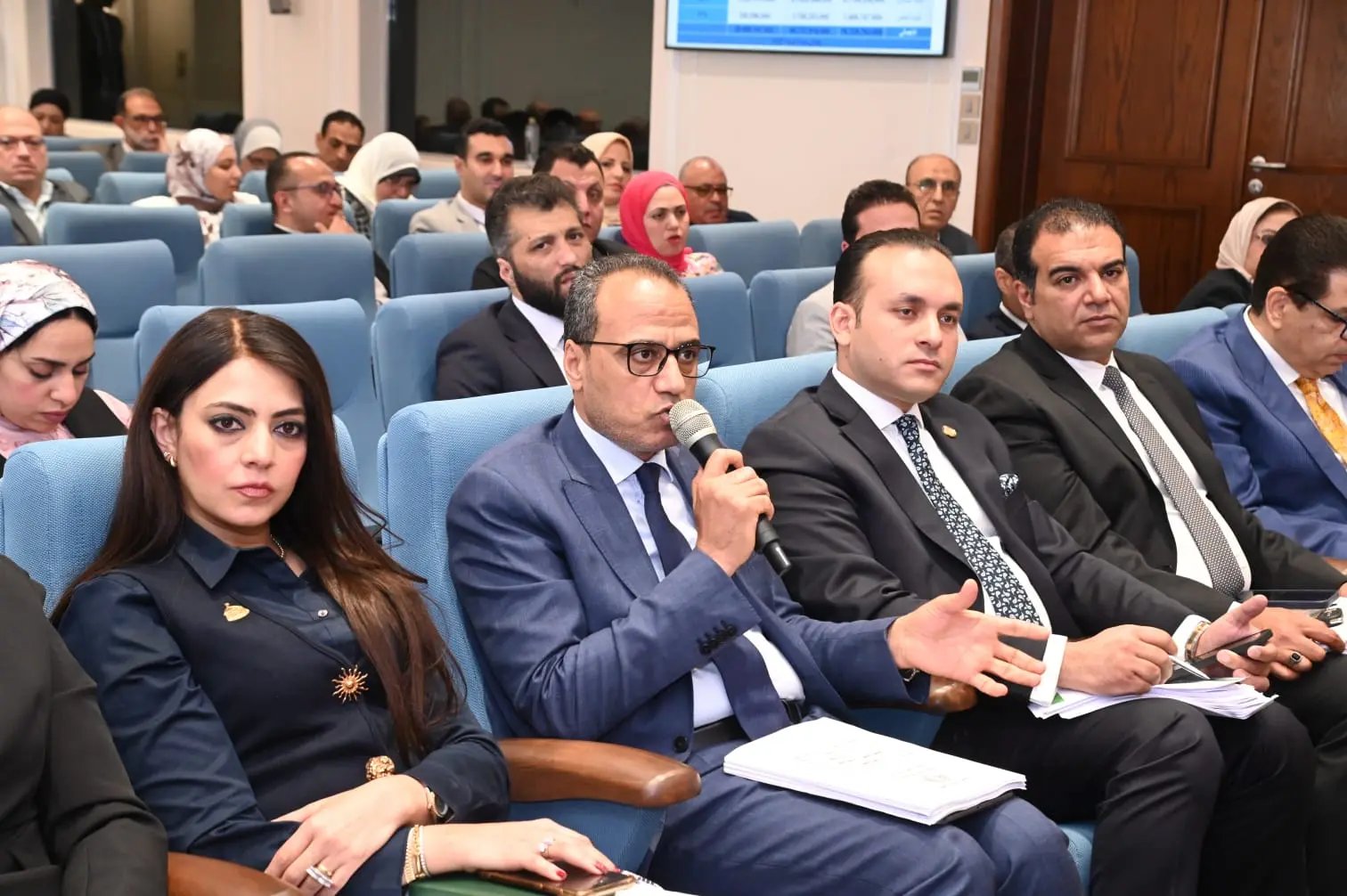 خلال اجتماعات لجنة الخطة والموازنة اليوم.. النائب ممدوح جاب الله يوجه مطالب أهالي حوش عيسى لوزير الصحة.. والوزير : ندعم - 1000610359
