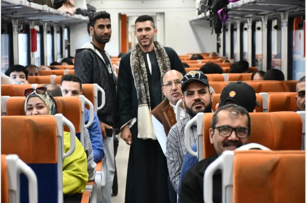 إقبال كبير على "قطار النزهة" لقضاء شم النسيم 2026 بالإسكندرية.. إليك المواعيد والأسعار - 1000612299
