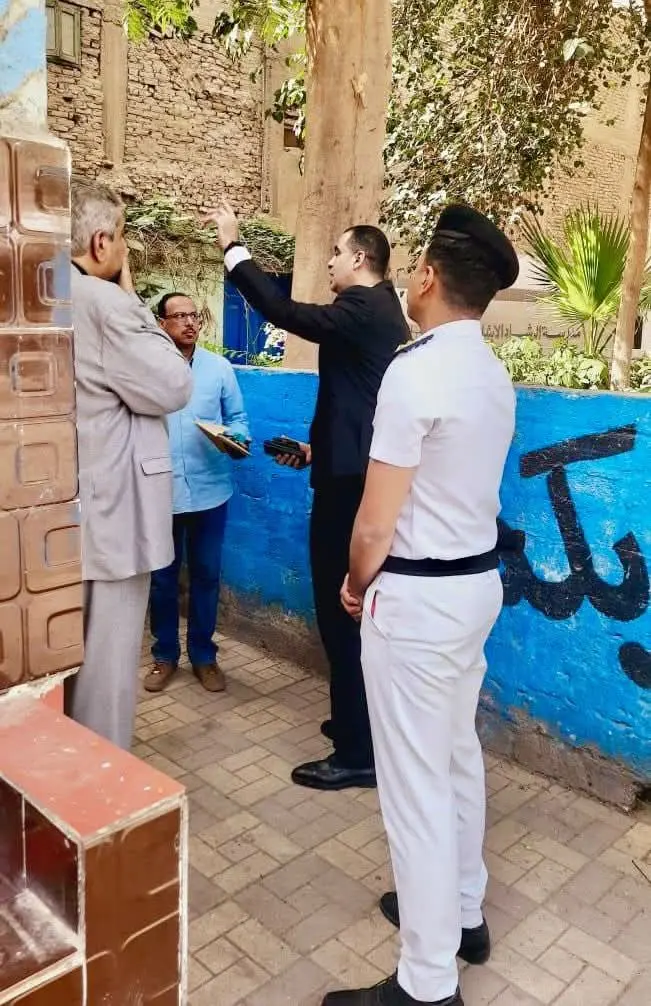 النيابة الإدارية بسوهاج تعاين مدرسة ابتدائية للتحقيق في واقعة اتهام عامل بهتك عرض تلميذة - 1000612357