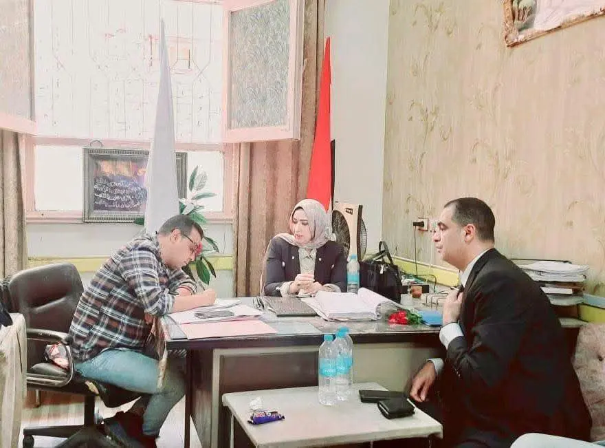 النيابة الإدارية بسوهاج تعاين مدرسة ابتدائية للتحقيق في واقعة اتهام عامل بهتك عرض تلميذة - 1000612360