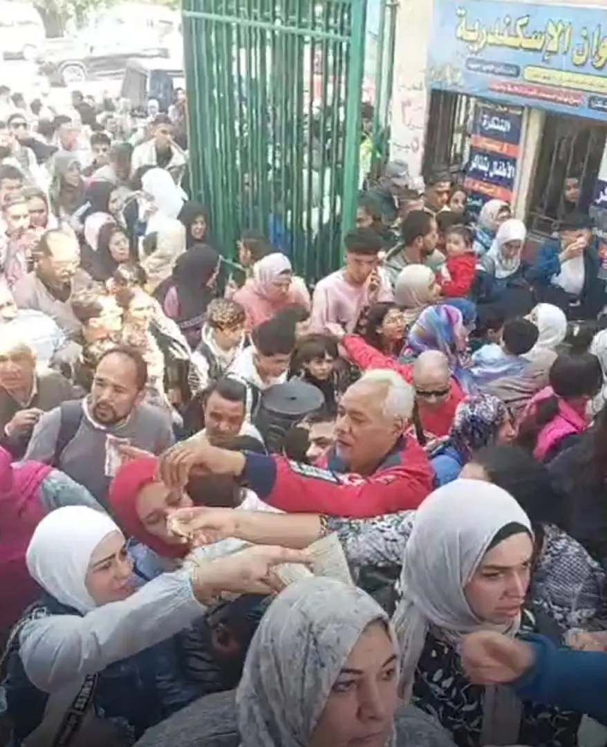 " كاملة العدد.. زحام وإقبال كبير على حديقة حيوان الإسكندرية في العيد - 1000612669