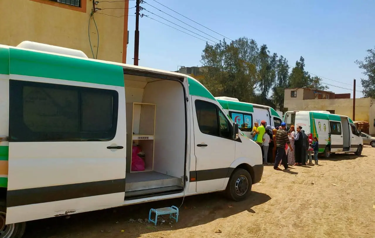 قافلة طبية مجانية بسيدي عقبة بالمحمودية تقدم خدماتها لـ875 مواطنًا - 1000616713