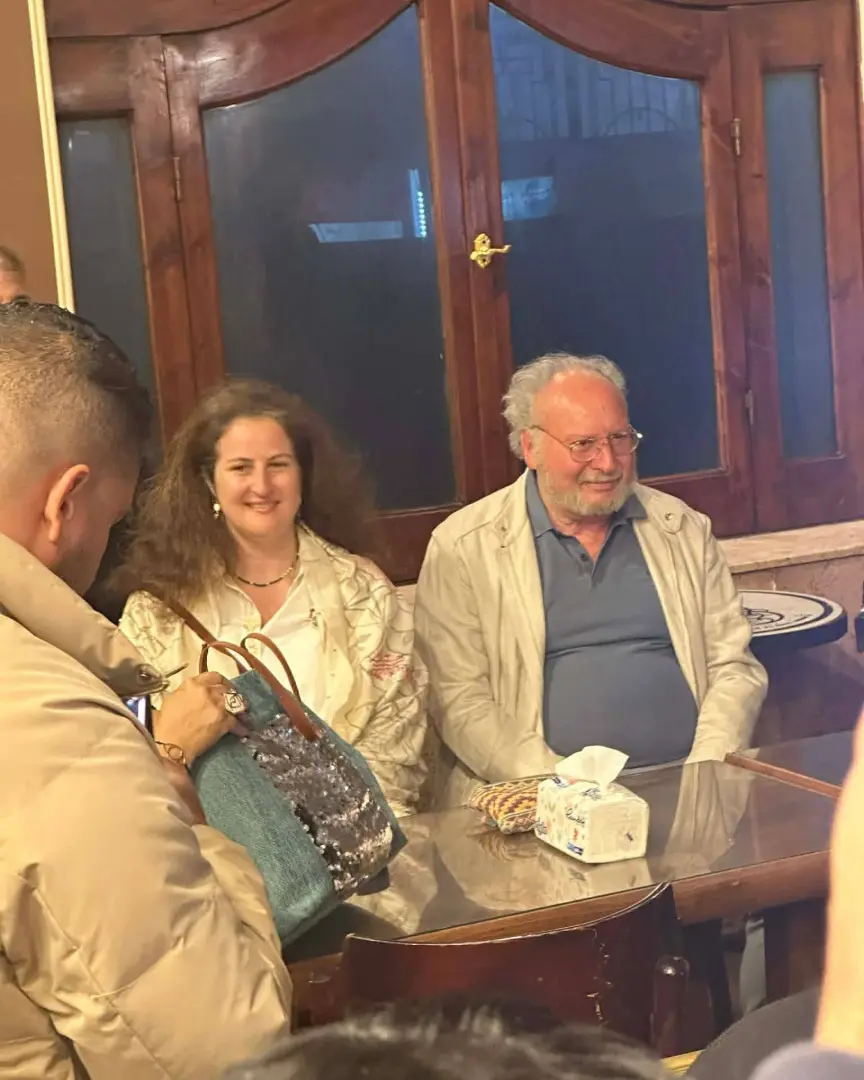 بين عبق التاريخ وأصالة الإسكندرية.. كواليس زيارة الملك أحمد فؤاد الثاني لـ “مقهى فاروق” - 1000617297