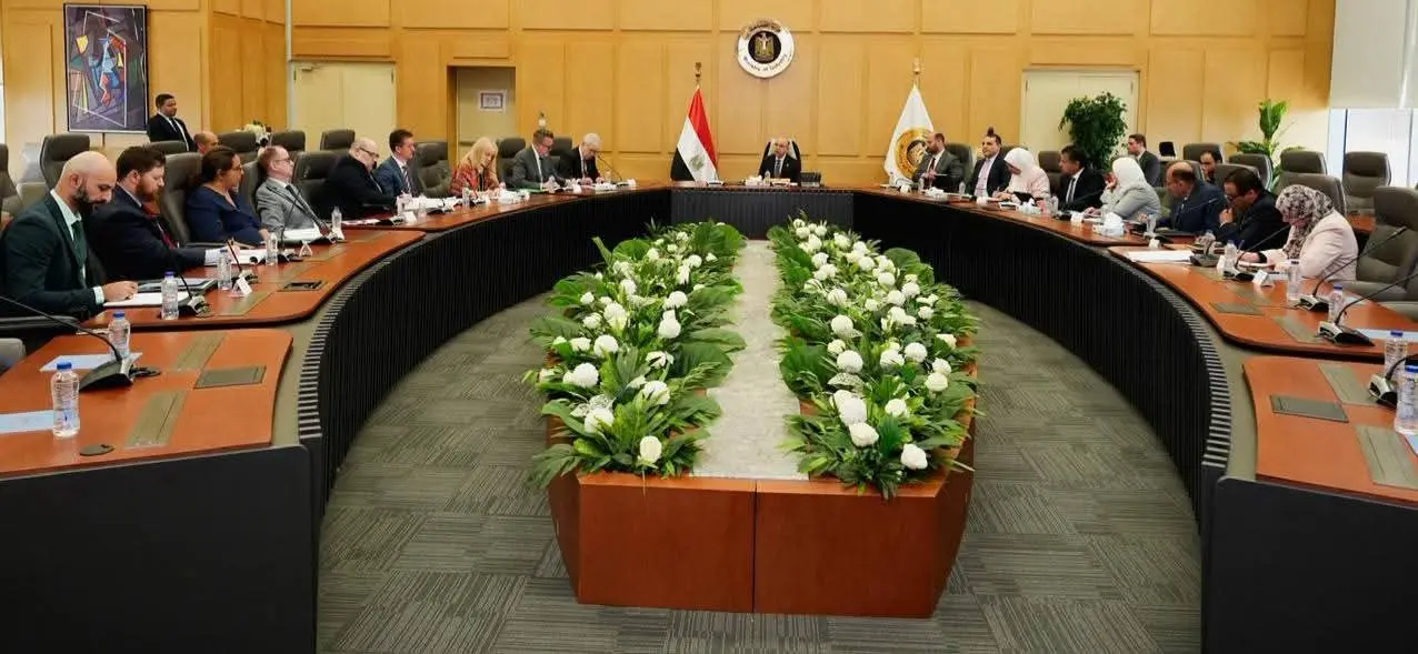 وزير الاستثمار والتجارة الخارجية يبحث مع وفد أمريكي تطورات العلاقات التجارية بين البلدين - 1000618865