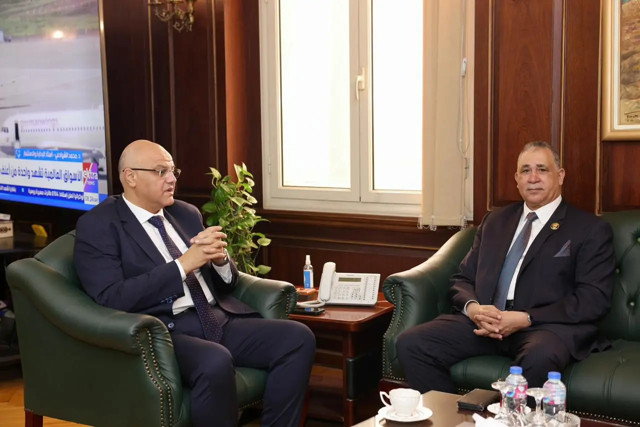 محافظ الإسكندرية يستقبل نقيب المحامين ورئيس اتحاد المحامين العرب لتعزيز أوجه التعاون المشترك - 1000620242