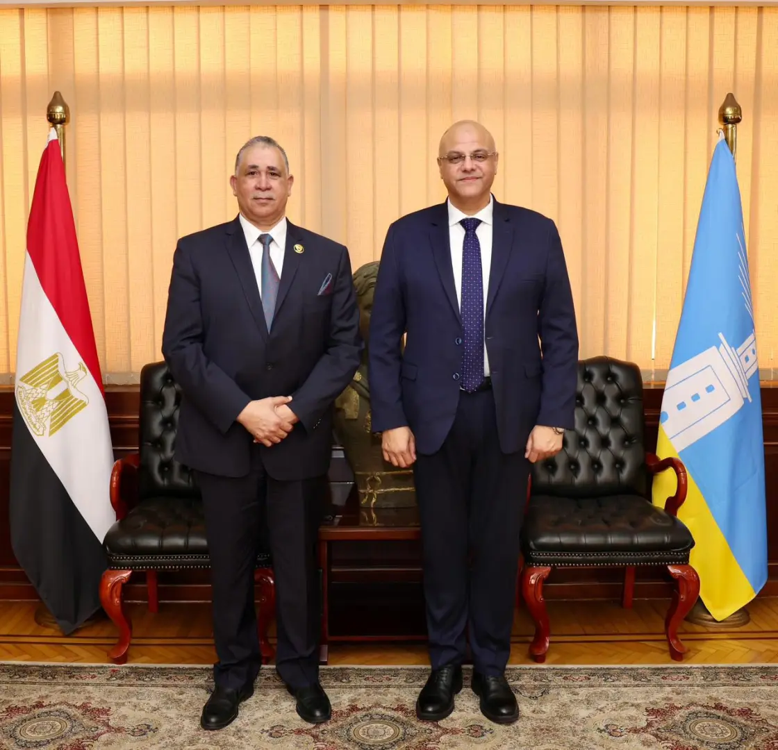 محافظ الإسكندرية يستقبل نقيب المحامين ورئيس اتحاد المحامين العرب لتعزيز أوجه التعاون المشترك - 1000620245