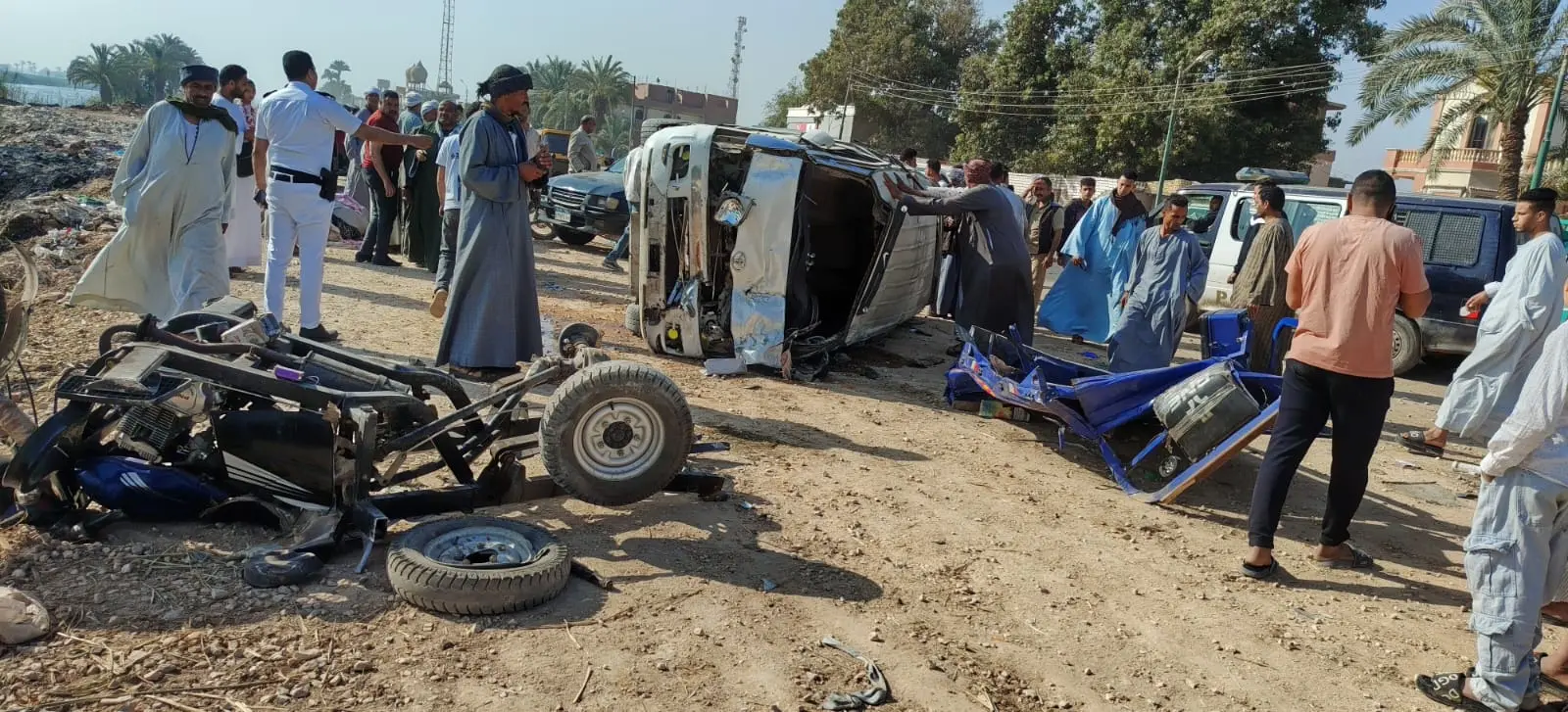 مصرع شخصين وإصابة 12 آخرين في حادث تصادم مروع بمركز منفلوط في أسيوط - 1000620285