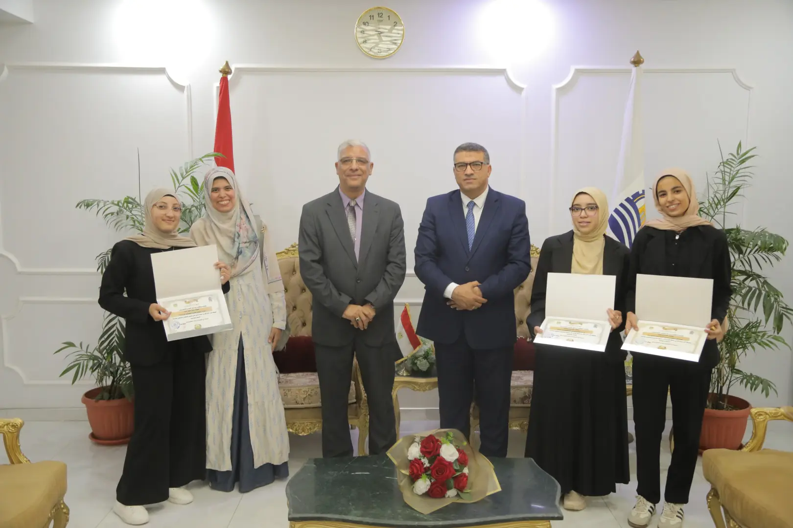 محافظ قنا يكرم أوائل مسابقة كوديفر والمتأهلين للمسابقة الدولية بإندونيسيا