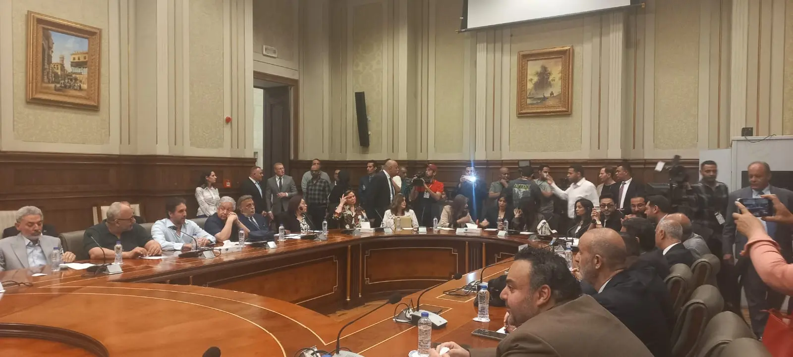 نجوم الفن في مجلس الشيوخ لمناقشة مقترح ياسر جلال عن حق الأداء العلني - 1000620606