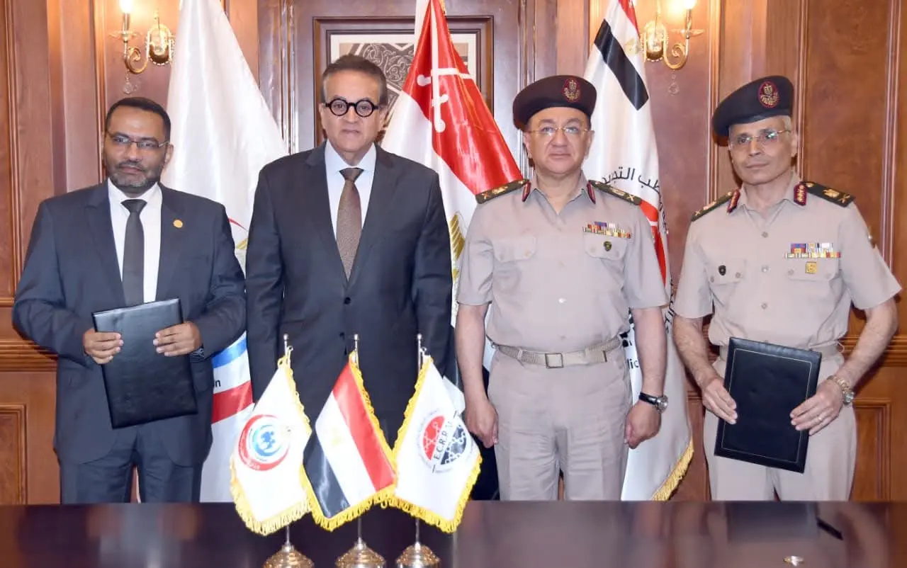 القوات المسلحة توقع بروتوكول تعاون مع وزارة الصحة وتفتتح مركز الباثولوجى للبحوث الطبية وبنك الدم - 1000620655