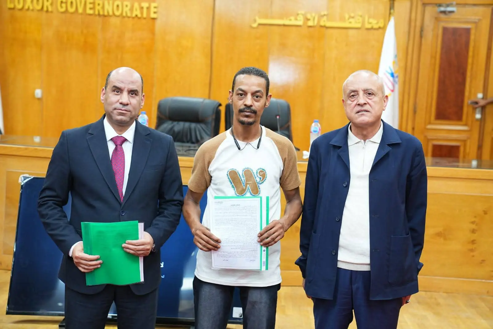 وزير العمل ومحافظ الأقصر يبحثان تعزيز التعاون في التدريب والتشغيل.. وتسليم عقود عمل للشباب وذوي الهمم - 1000621116