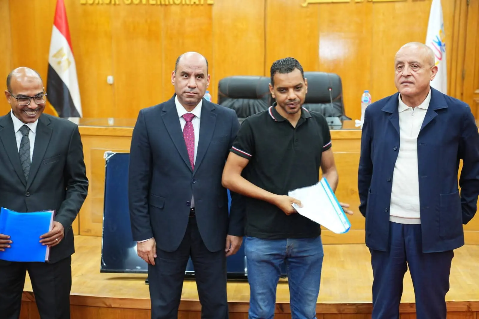 وزير العمل ومحافظ الأقصر يبحثان تعزيز التعاون في التدريب والتشغيل.. وتسليم عقود عمل للشباب وذوي الهمم - 1000621118