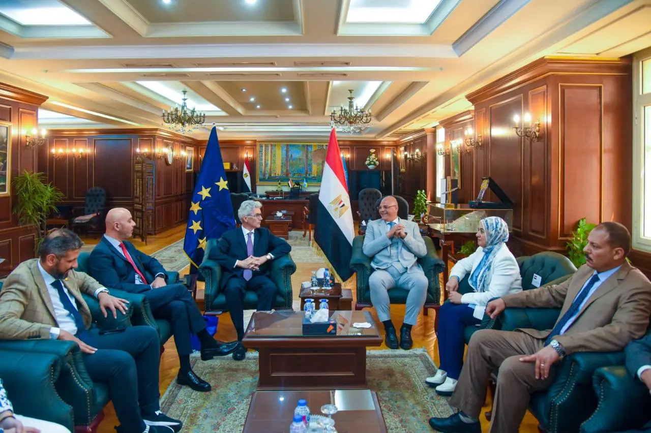 محافظ الإسكندرية يستقبل وفد الاتحاد الأوروبي لبحث تعزيز التعاون الاقتصادي والاستثماري - 1000621448